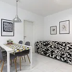 Apartment Cool Split