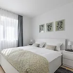 Cool Apartment Split