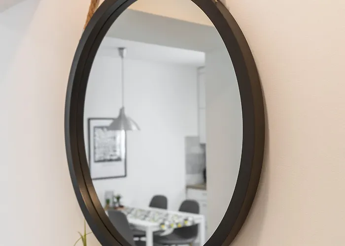 Apartment Cool Split