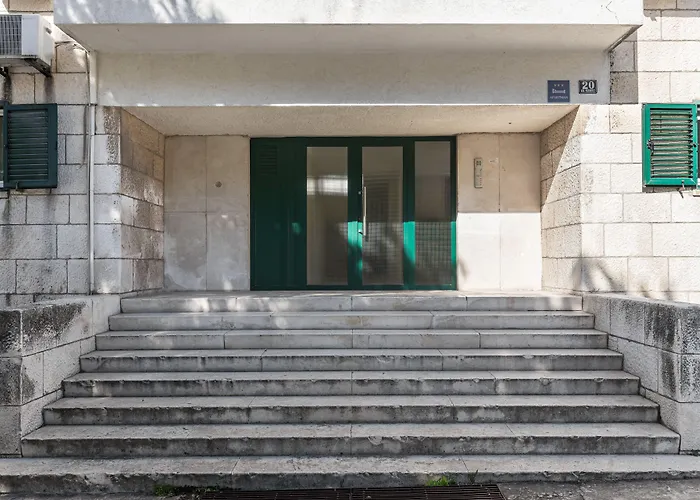 Cool Apartment Split