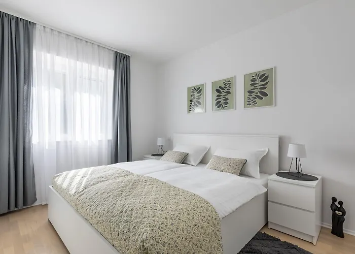 Cool Apartment Split